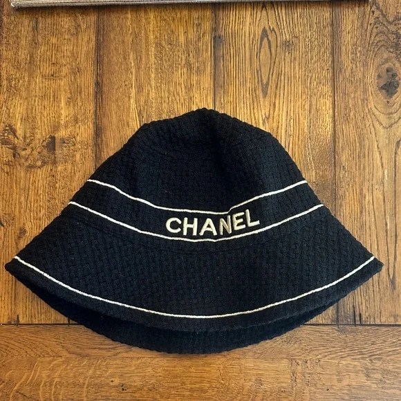Dhgate Black and White Textured Bucket Hat - Picture 1 of 4